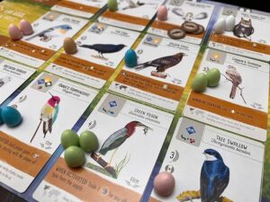 Juego de Mesa Wingspan (Español) y 222 Fundas Mayday Premium - Imagen 7