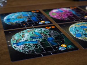 Juego de Mesa Planeta Desconocido - Superluna - Expansión - Imagen 4
